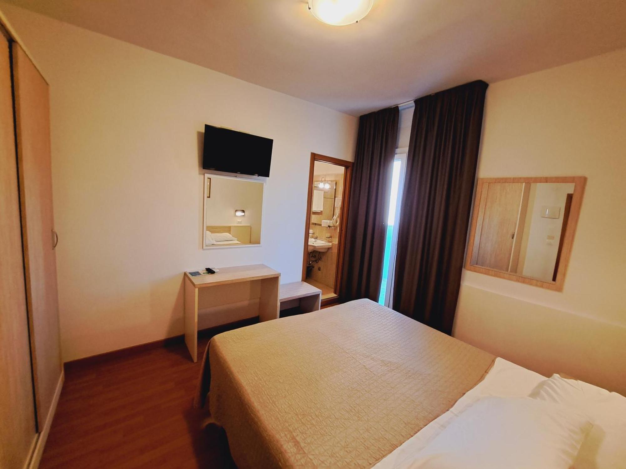 Hotel Butterfly Rimini Exterior foto