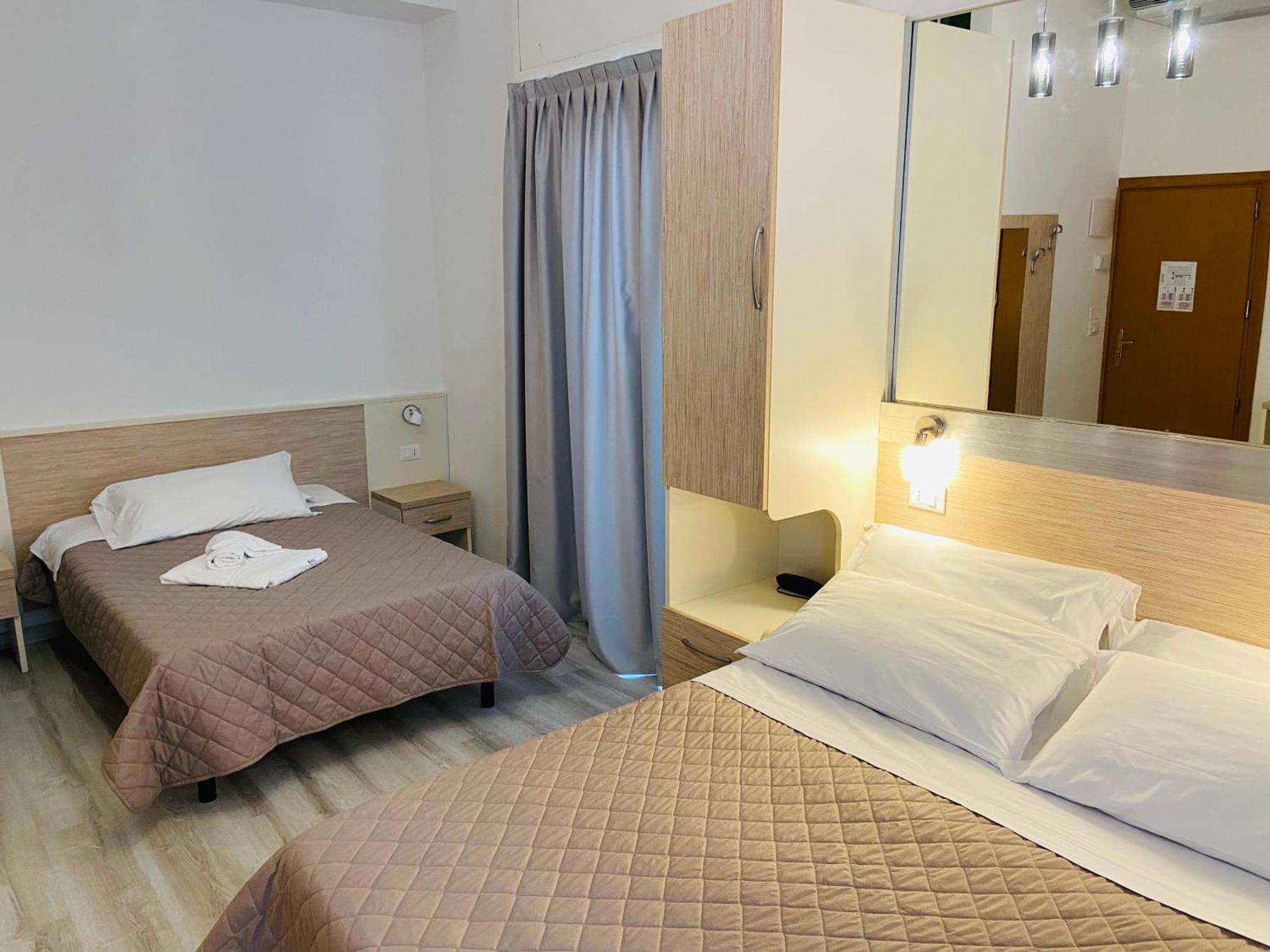 Hotel Butterfly Rimini Exterior foto