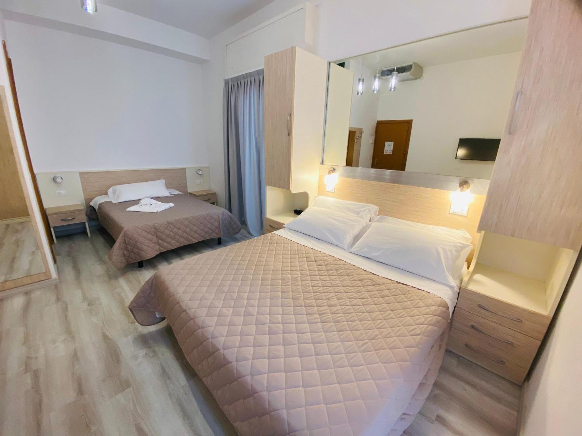 Hotel Butterfly Rimini Exterior foto