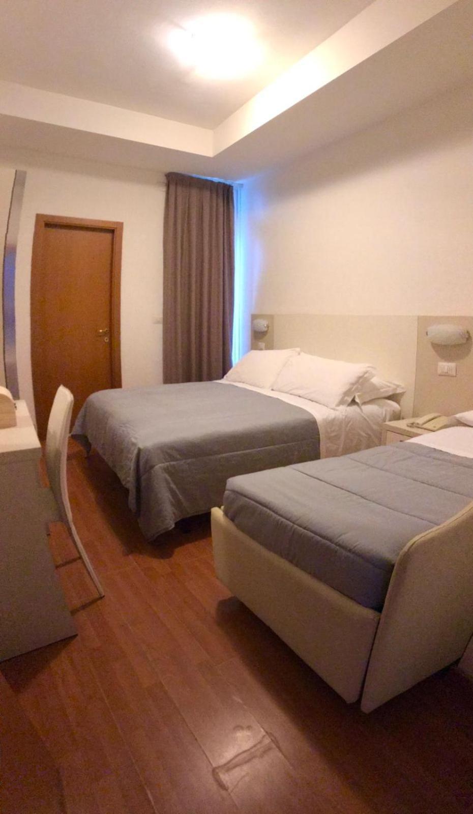 Hotel Butterfly Rimini Exterior foto