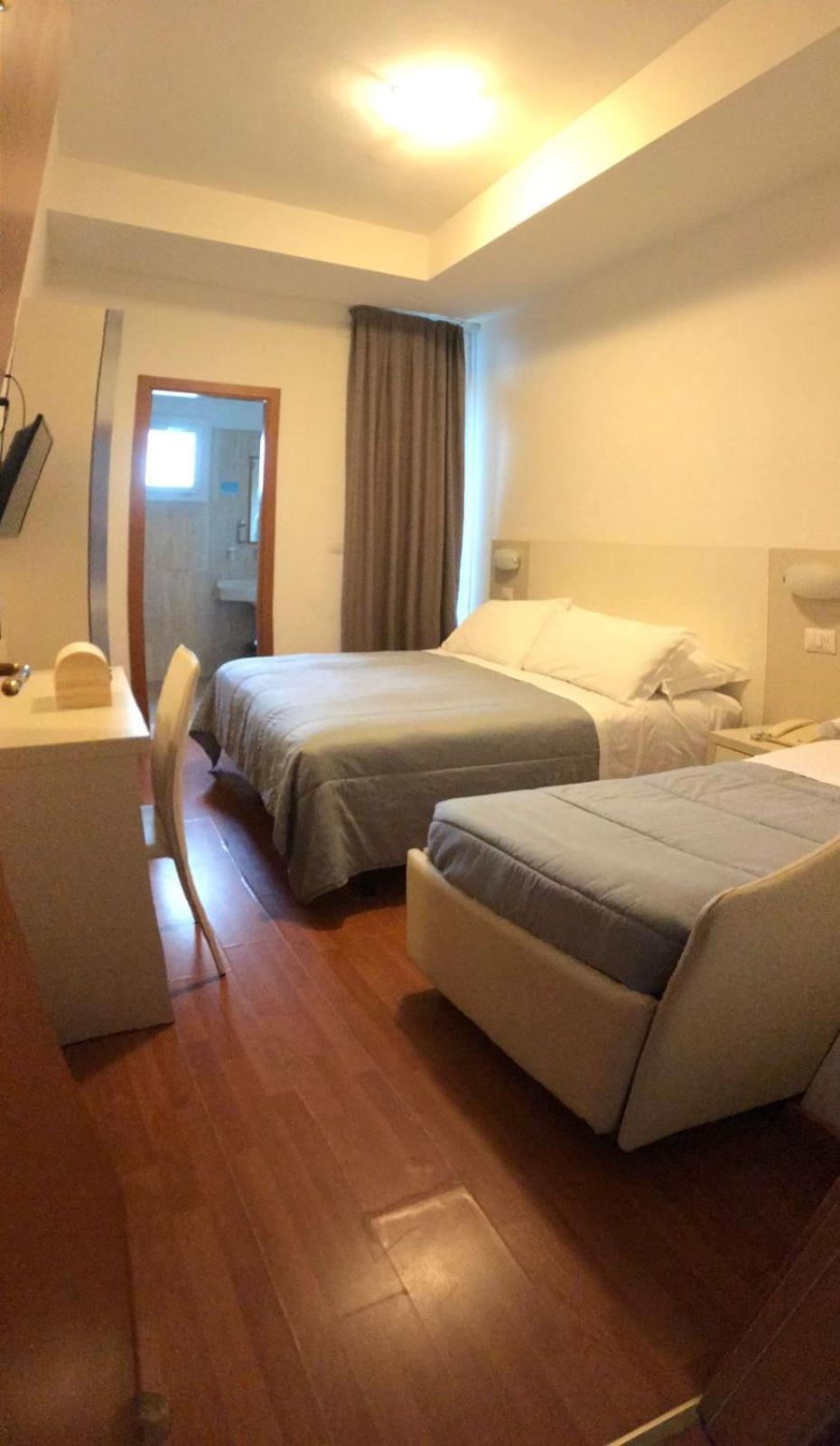 Hotel Butterfly Rimini Exterior foto
